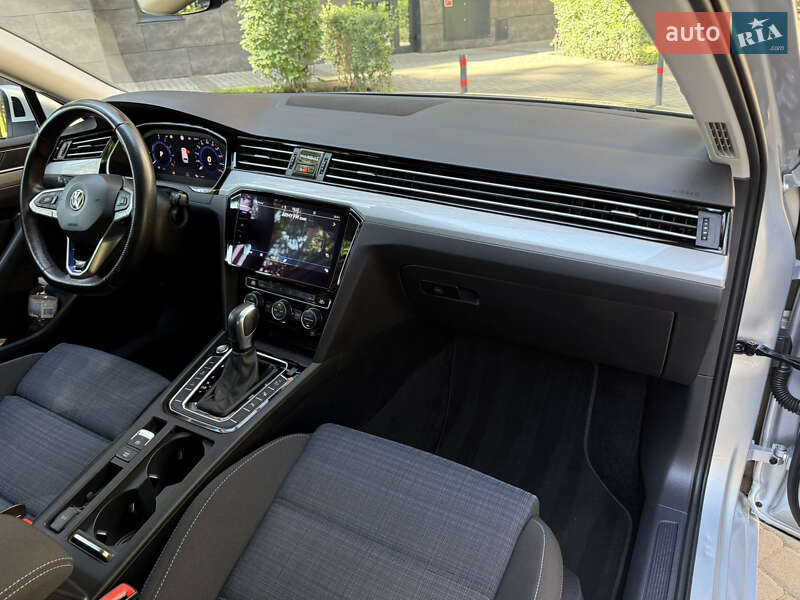 Универсал Volkswagen Passat 2021 в Броварах