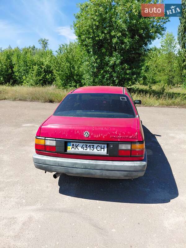 Седан Volkswagen Passat 1988 в Житомире