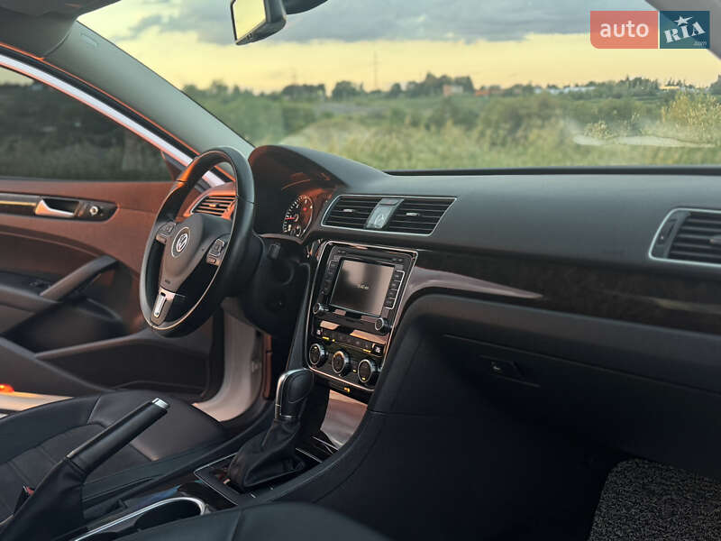 Седан Volkswagen Passat 2015 в Дрогобыче