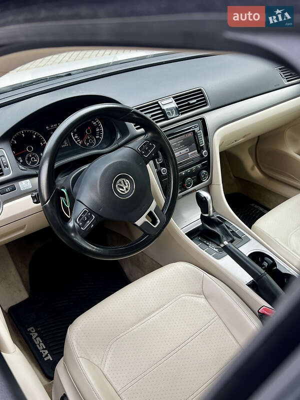Седан Volkswagen Passat 2015 в Виннице