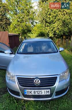 Универсал Volkswagen Passat 2005 в Ровно