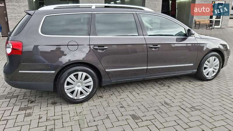 Универсал Volkswagen Passat 2008 в Ровно