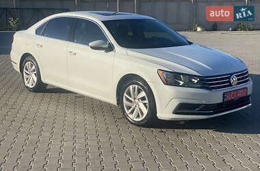 Седан Volkswagen Passat 2018 в Тернополе