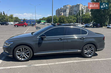 Седан Volkswagen Passat 2017 в 