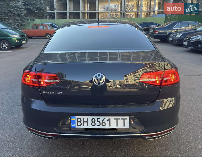 Седан Volkswagen Passat 2017 в Одессе