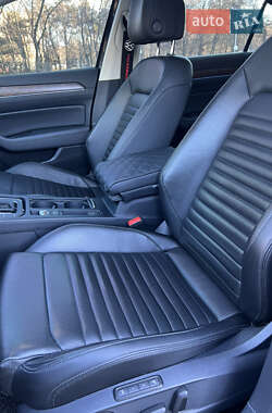 Седан Volkswagen Passat 2017 в 