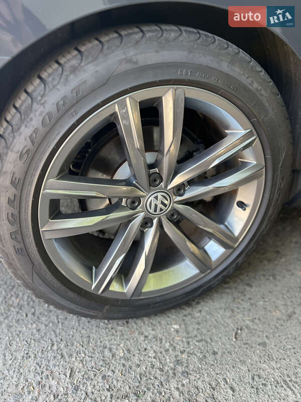 Седан Volkswagen Passat 2017 в Одессе