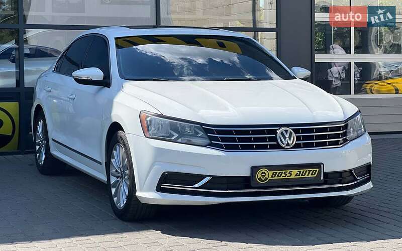 Седан Volkswagen Passat 2015 в Ивано-Франковске