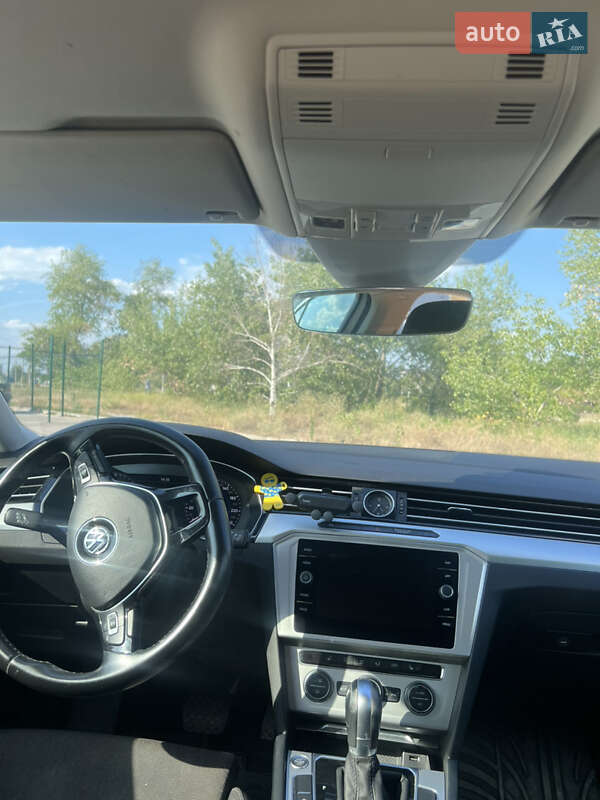 Седан Volkswagen Passat 2018 в Запоріжжі