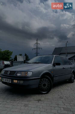 Седан Volkswagen Passat 1994 в Дрогобыче