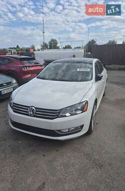 Седан Volkswagen Passat 2014 в Луцьку