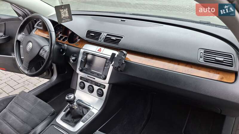 Универсал Volkswagen Passat 2008 в Ровно