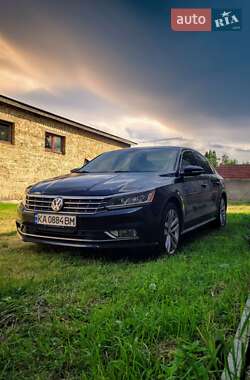 Седан Volkswagen Passat 2017 в Киеве