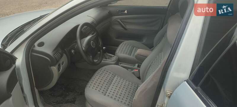 Универсал Volkswagen Passat 2000 в Сумах