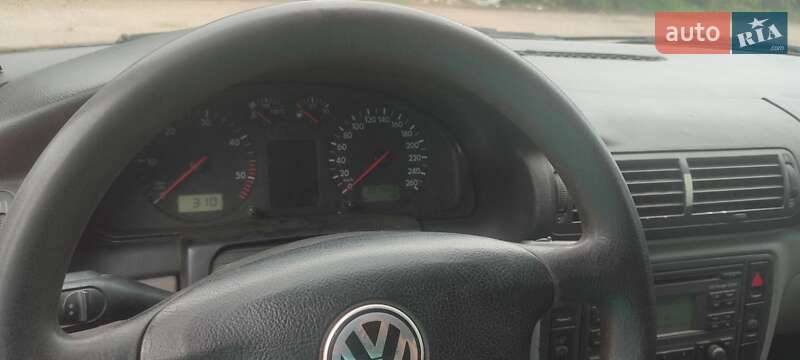 Универсал Volkswagen Passat 2000 в Сумах