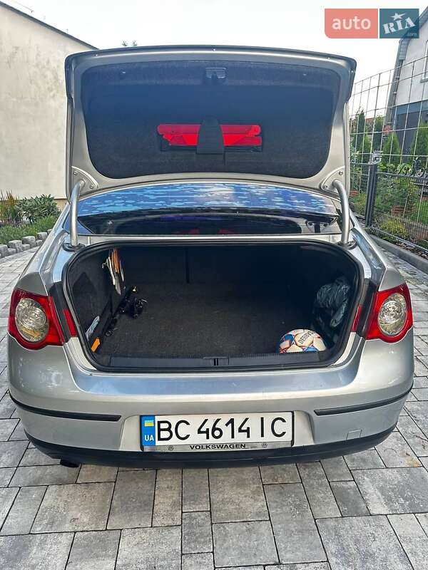 Седан Volkswagen Passat 2007 в Городке