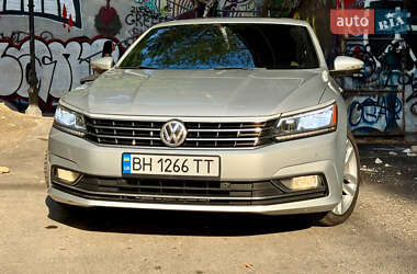 Седан Volkswagen Passat 2015 в Одессе