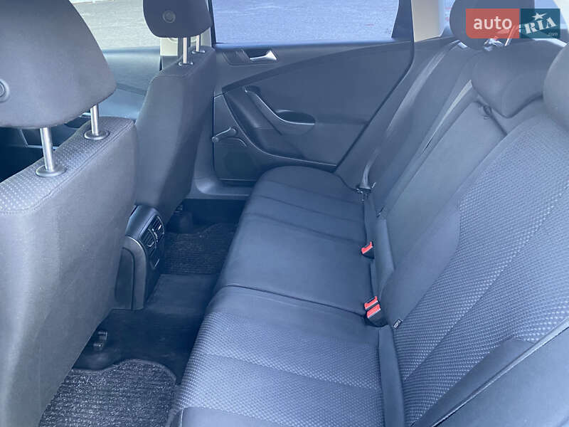 Універсал Volkswagen Passat 2009 в Дубні