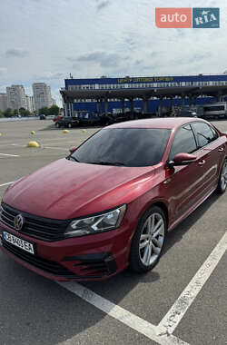 Седан Volkswagen Passat 2017 в Киеве