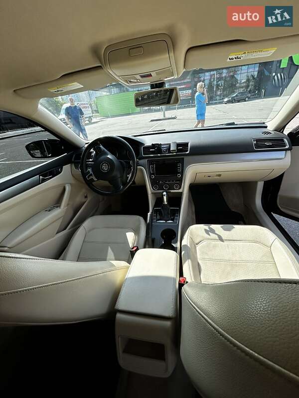Седан Volkswagen Passat 2013 в Киеве