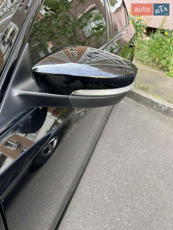 Седан Volkswagen Passat 2013 в Киеве