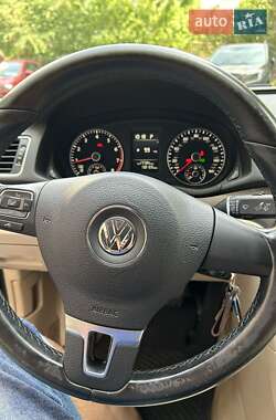 Седан Volkswagen Passat 2013 в 