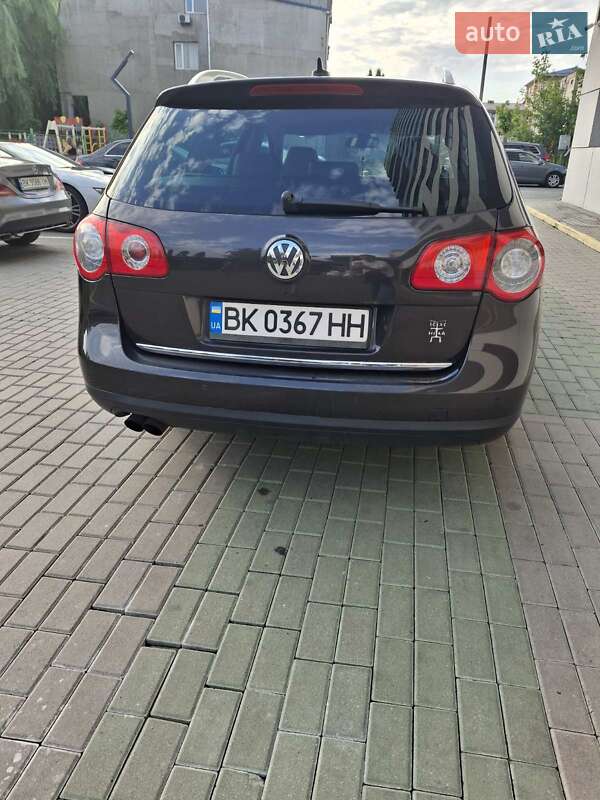 Универсал Volkswagen Passat 2009 в Ровно