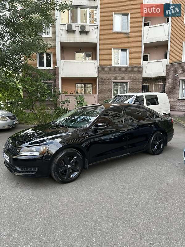 Седан Volkswagen Passat 2013 в Киеве