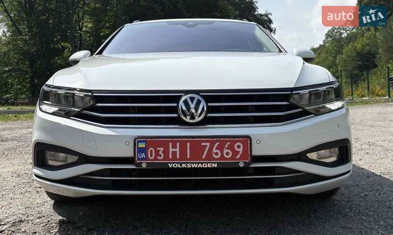 Універсал Volkswagen Passat 2020 в Бережанах