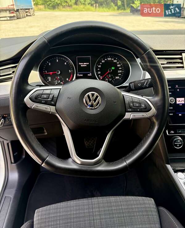 Універсал Volkswagen Passat 2020 в Бережанах
