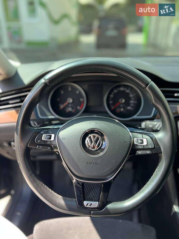 Универсал Volkswagen Passat 2016 в Хмельницком