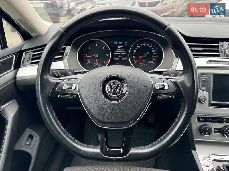 Универсал Volkswagen Passat 2015 в Виннице