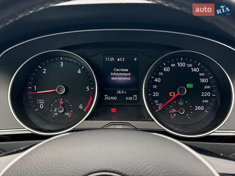 Универсал Volkswagen Passat 2015 в Виннице