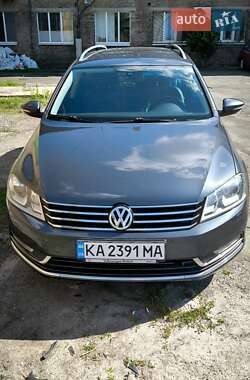 Универсал Volkswagen Passat 2011 в Киеве