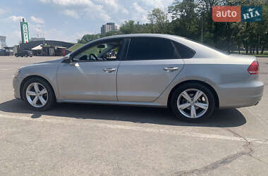 Седан Volkswagen Passat 2012 в Києві