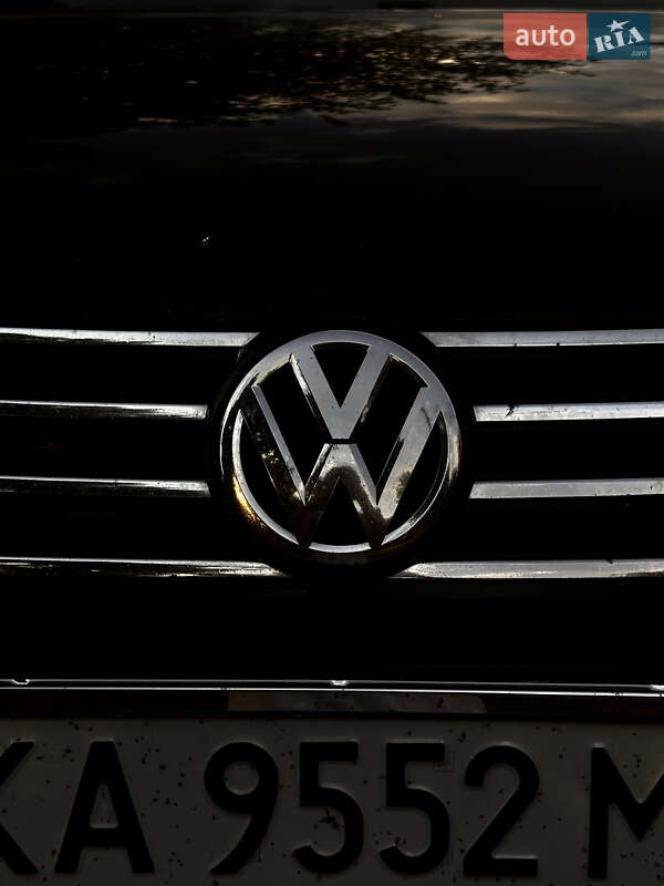 Универсал Volkswagen Passat 2011 в Киеве