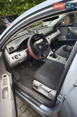 Седан Volkswagen Passat 2005 в 