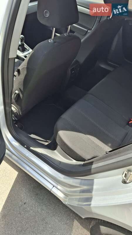 Универсал Volkswagen Passat 2013 в Днепре