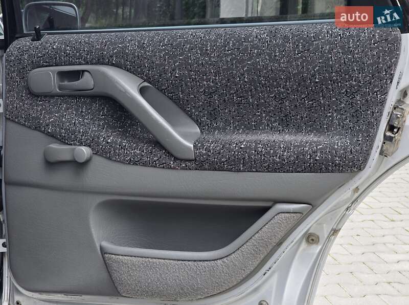 Седан Volkswagen Passat 1994 в Хмельницком