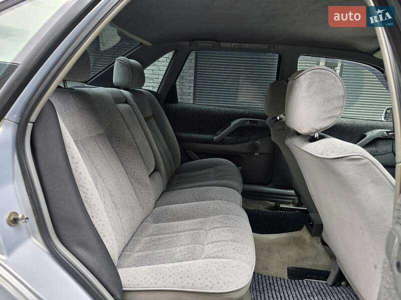 Седан Volkswagen Passat 1994 в Хмельницком