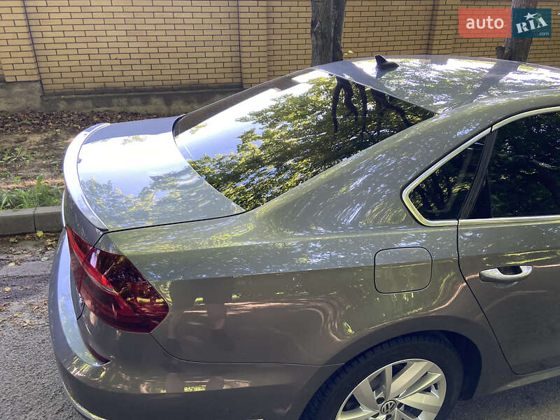 Седан Volkswagen Passat 2018 в Хмельницькому