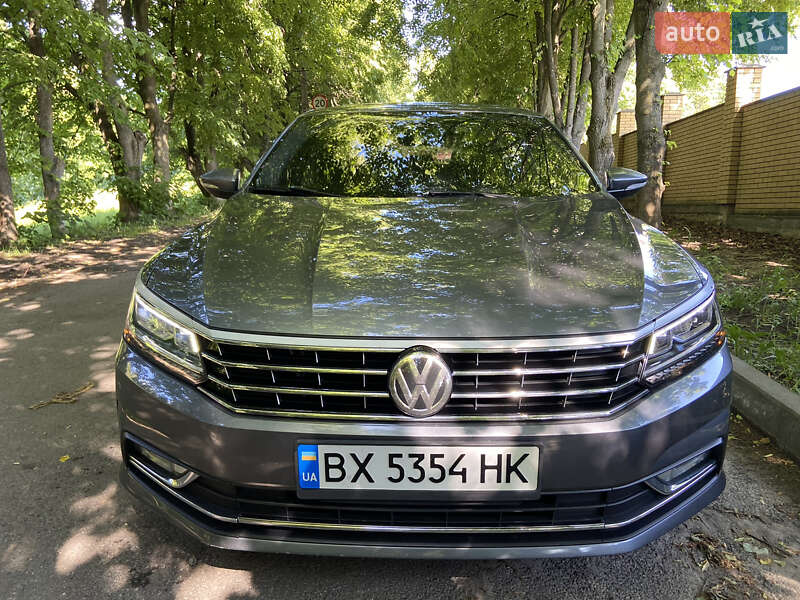 Седан Volkswagen Passat 2018 в Хмельницькому
