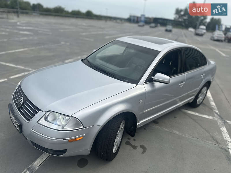 Седан Volkswagen Passat 2001 в Киеве