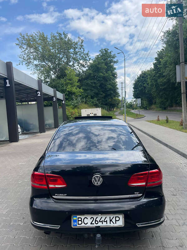 Седан Volkswagen Passat 2013 в Львове
