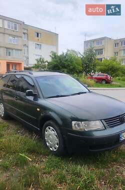 Седан Volkswagen Passat 1998 в Львове