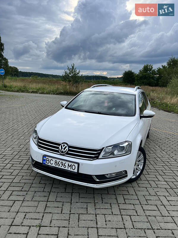 Универсал Volkswagen Passat 2011 в Дрогобыче