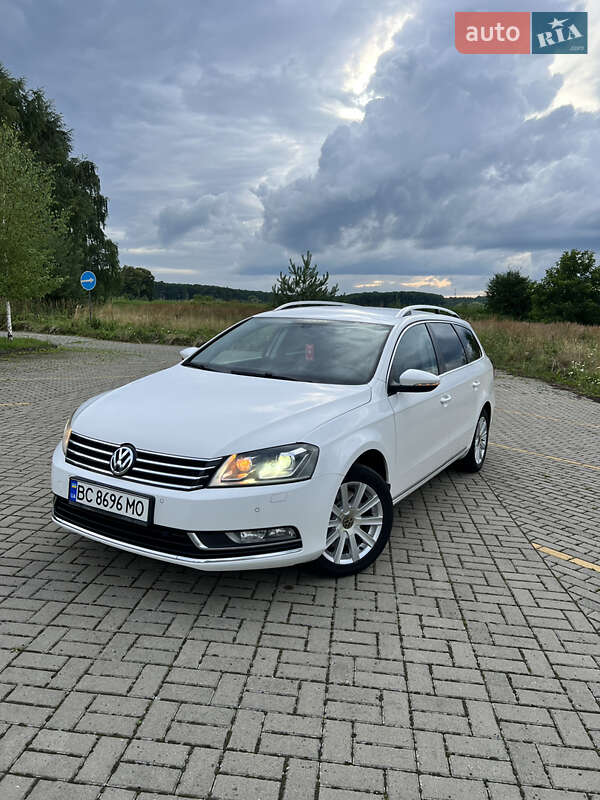 Универсал Volkswagen Passat 2011 в Дрогобыче