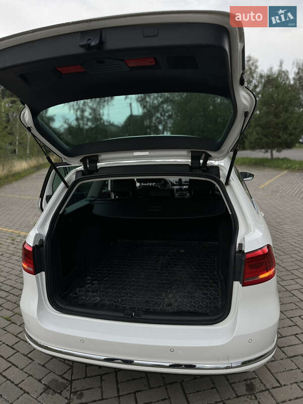 Универсал Volkswagen Passat 2011 в Дрогобыче