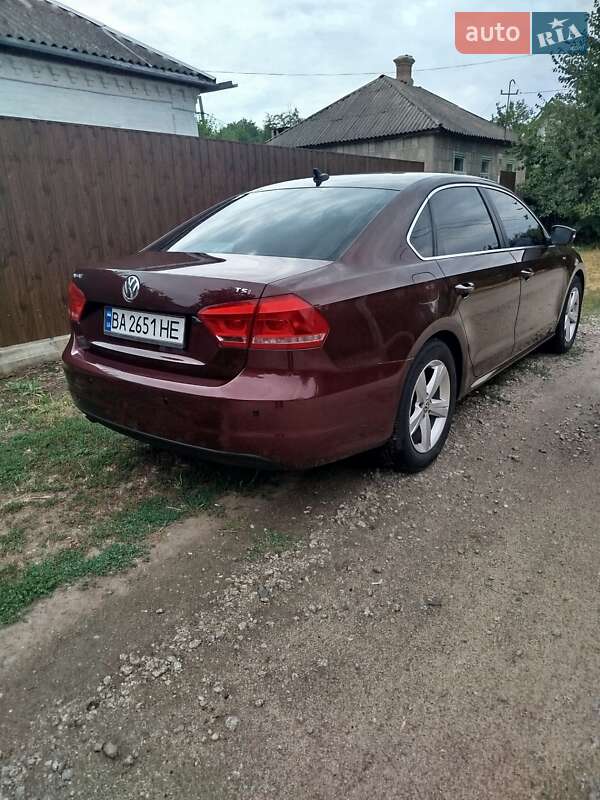 Седан Volkswagen Passat 2013 в Кропивницькому