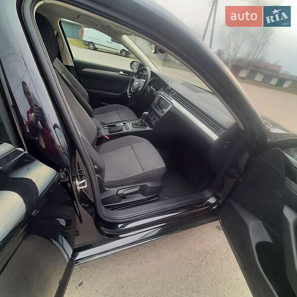 Универсал Volkswagen Passat 2017 в Звягеле